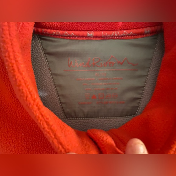 Red fleece vest - Picture 2 of 3